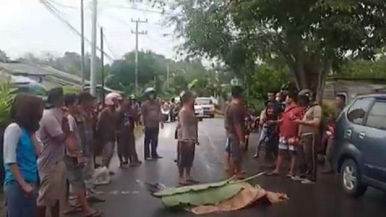 Tergelincir di Jalan Licin, Pemotor Perempuan di Bangka Barat Tewas Terlindas Mobil