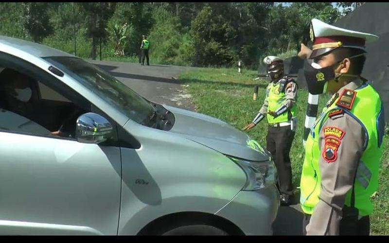 Penyekatan PPKM Darurat di Temanggung, Ratusan Kendaraan Dipaksa Putar Balik