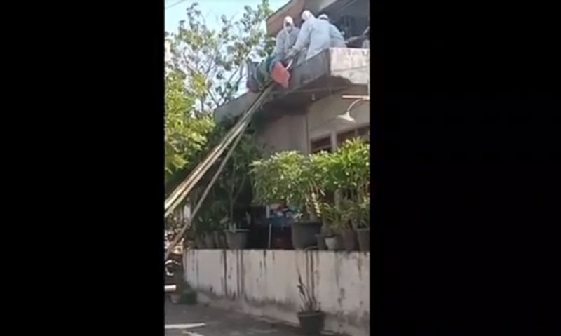 Warga Pacitan Meninggal saat Isolasi di Lantai 2 Kamar Kos, Evakuasi Dramatis