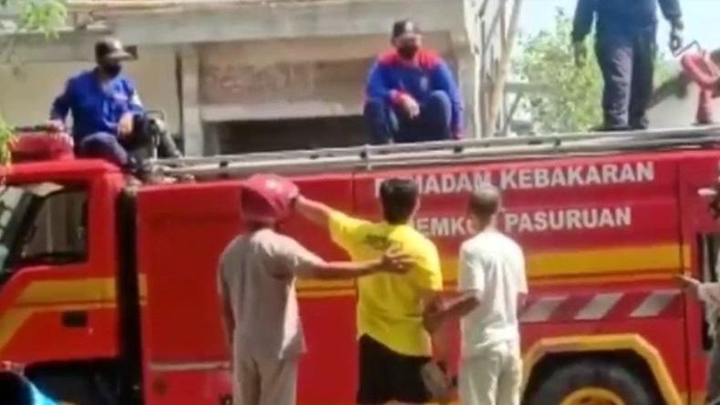 Instruktur Fitnes Ngamuk gegara Kena Semprot Disinfektan saat Makan di Warung
