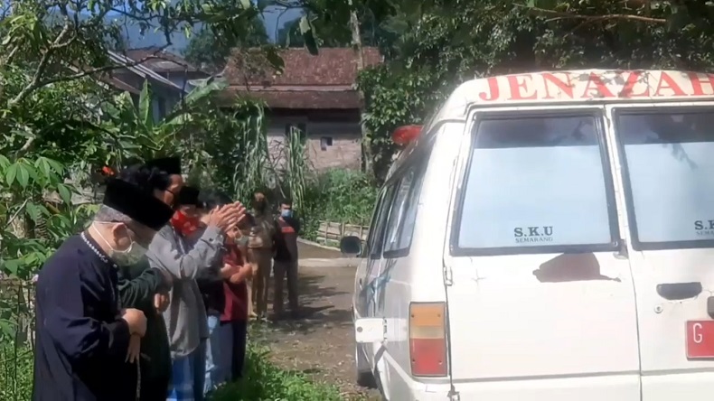 Petugas Pemakaman Jenazah Covid-19 di Pekalongan Mulai Kelelahan
