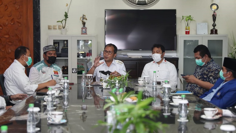 Varian Delta Masuk Makassar, Warga Diminta Sholat Ied di Rumah Bersama Keluarga