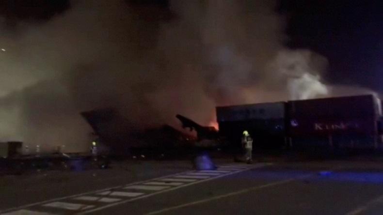 Kapal Kontainer Terbakar, Ada Ledakan sebelum Api Membesar