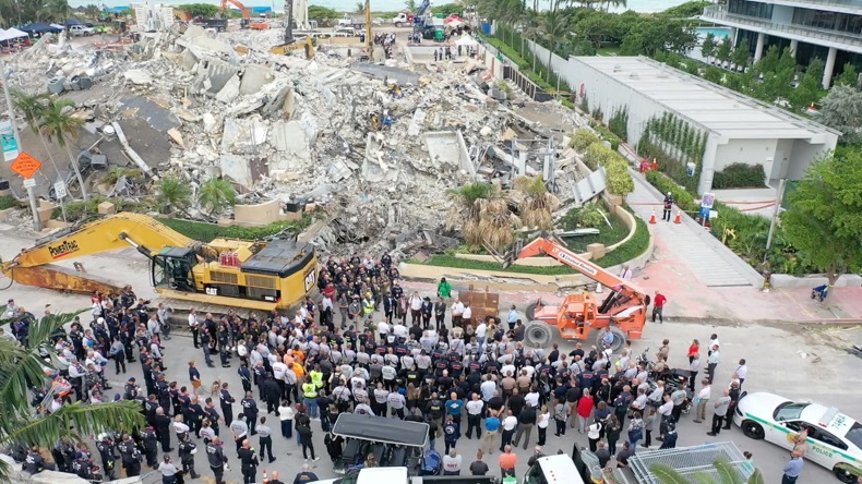 Gedung 12 Lantai di Florida Runtuh, Korban Tewas Jadi 64 Orang di Hari ke-14 Pencarian