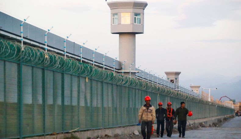 AS Masukkan 14 Perusahaan Teknologi China dalam Daftar Hitam Penindasan Muslim Uighur