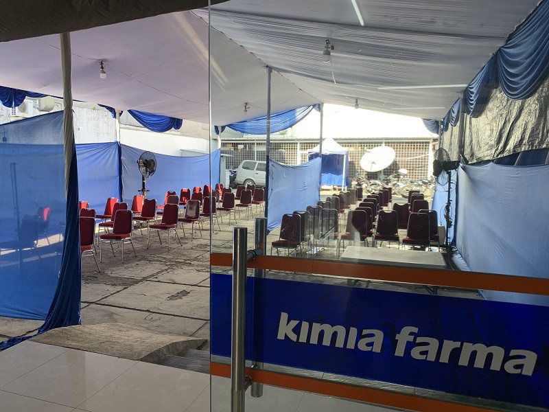 Waduh, Tenda Sudah Didirikan, Kimia Farma Pasar Senen Mendadak Tunda Vaksinasi Covid-19 Mandiri