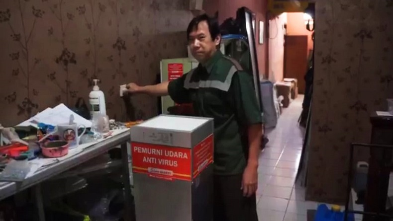 Kreatif, Warga Bandung Ciptakan Filter Udara Anticovid dan Baju Vitamin D