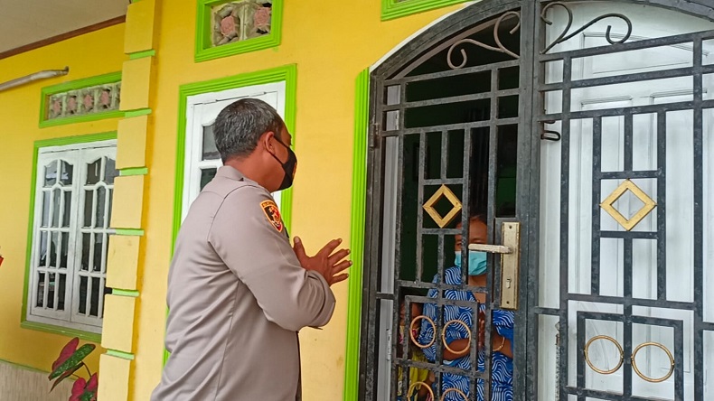 Kapolres Bangka Barat Ketok Rumah Warga, Ajak PCR Massal