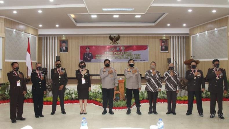 Lepas 157 Personel Purnabakti Polda Sulut, Kapolda: Kita Keluarga Besar Polri