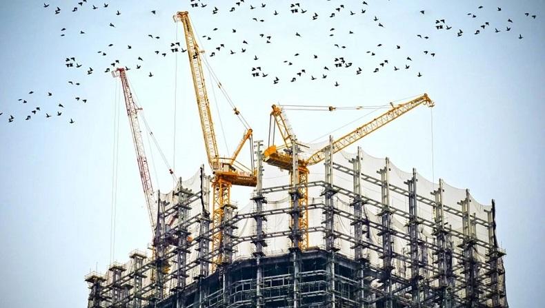 Crane Proyek Gedung Bertingkat Ambruk Tewaskan 4 Orang, 1 Hilang