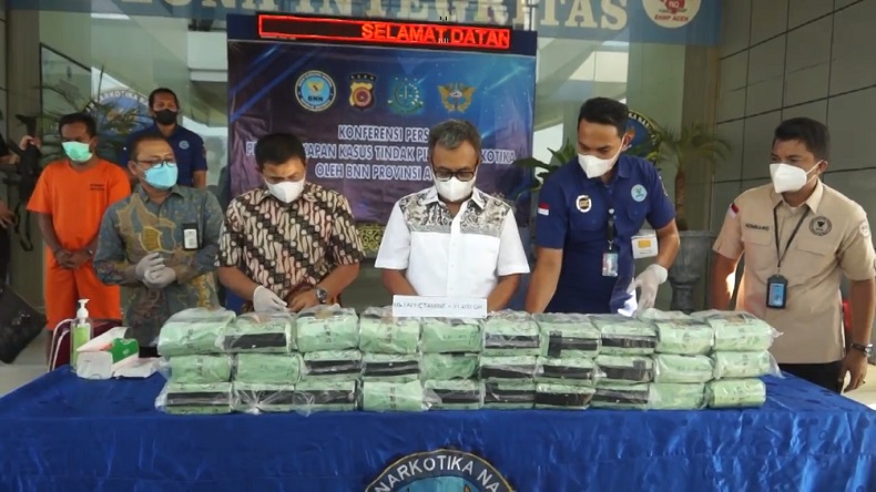 Sabu 30 Kg yang Dibawa Kurir Jaringan Internasional Dipasok dari Malaysia 