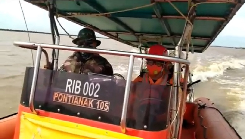 Tim SAR Temukan Jasad 2 ABK di Muara Pemangkat, 1 Hidup Terdampar di Pantai