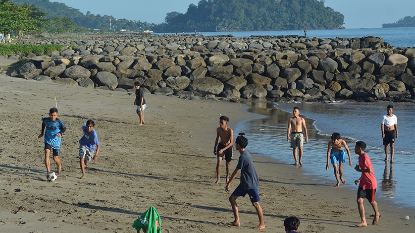 Renang di Pantai Padang, Bocah 9 Tahun Asal Dharmasraya Terseret Ombak