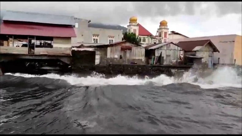 Cuaca Ekstrem, Kapal Dilarang Berlayar di Kota Ternate