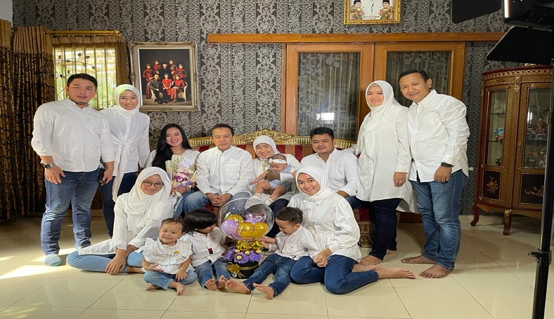 Mantan Bupati Karawang Ade Swara Bebas, Anak Sulung: Alhamdulillah Barokallah