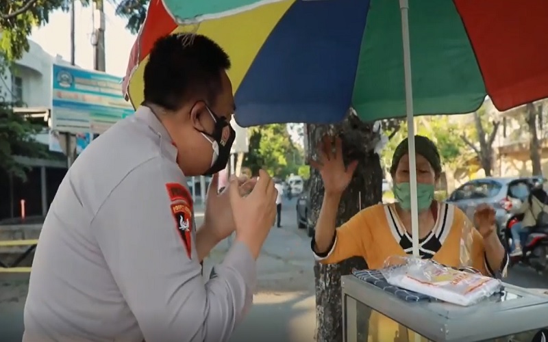 Deretan Aksi Viral Irjen Pol M Iqbal saat Jabat Kapolda NTB, Borong Bakso Paling Heboh