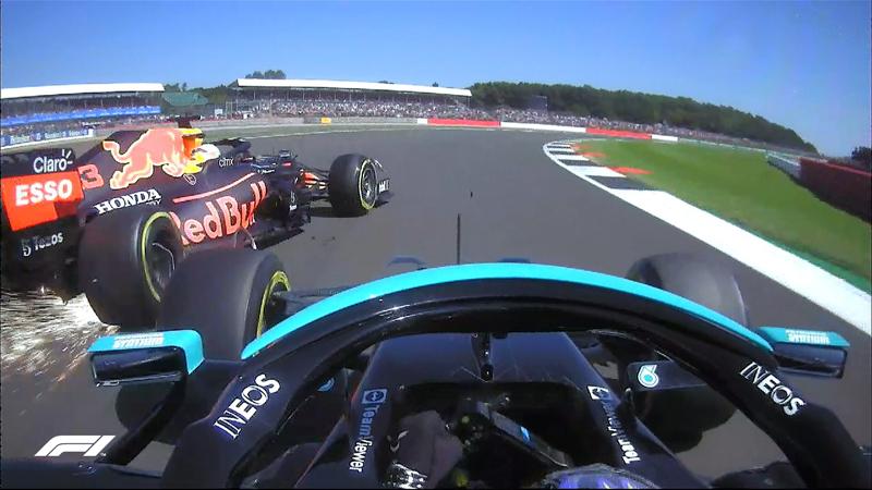 Soal Insiden dengan Max Verstappen, Lewis Hamilton Bilang Begini
