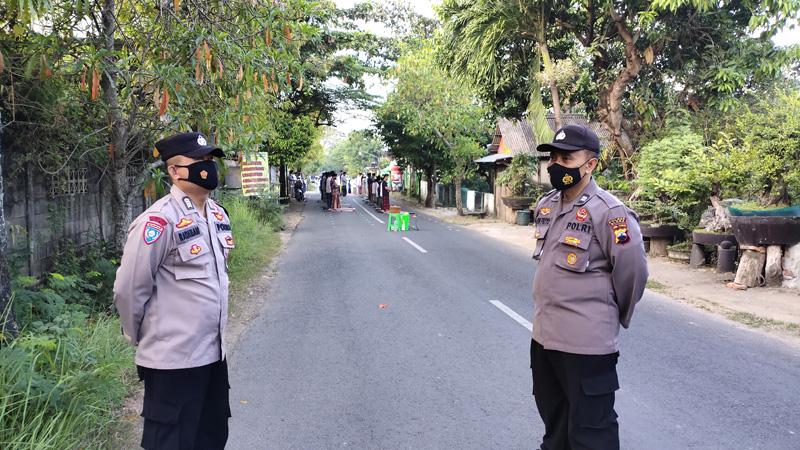 Polisi Awasi Prokes Ibadah Salat Idul Adha di Sejumlah Masjid di Blora