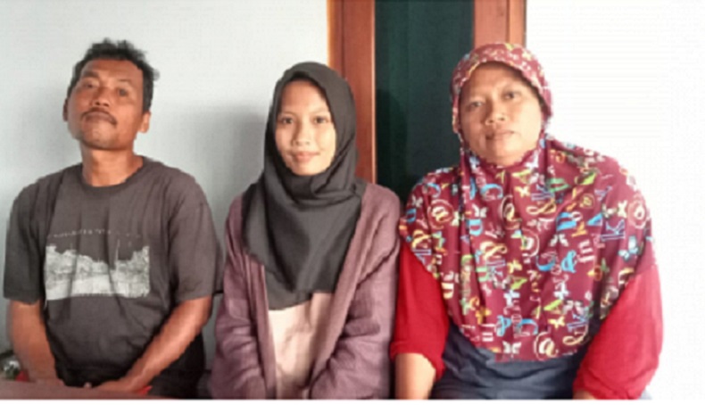 Kisah Putri Petani Sayur Diterima Perguruan Tinggi Tanpa Biaya