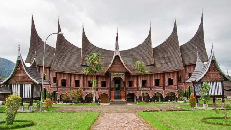 5 Rumah Adat di Sumatera Barat, Nomor 2 Tahan Gempa
