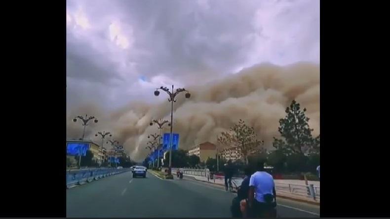 Video Badai Debu Raksasa Terjang China Viral, Warga: Tak Bisa Lihat Matahari