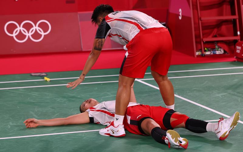 Greysia Polii Dipapah Keluar Lapangan, Ini Penjelasan Sang Pelatih 