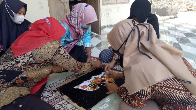 BI Solo Fasilitasi Pengembangan Klaster Batik Girilayu 
