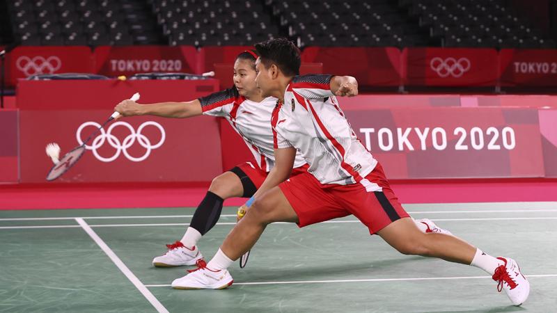 Aksi Ganti Raket Greysia Polii Disorot Media Asing: Sensasional!
