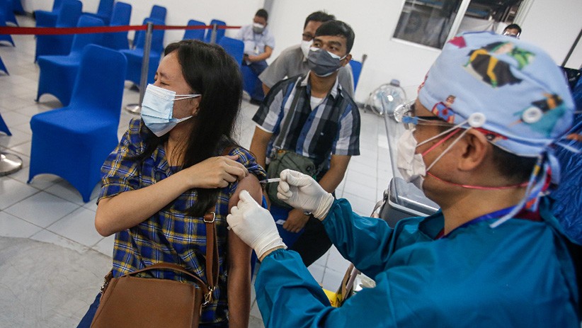 Takut Jarum, Demi Vaksin Kedua di MNC Peduli Perempuan Ini Memberanikan Diri Disuntik 