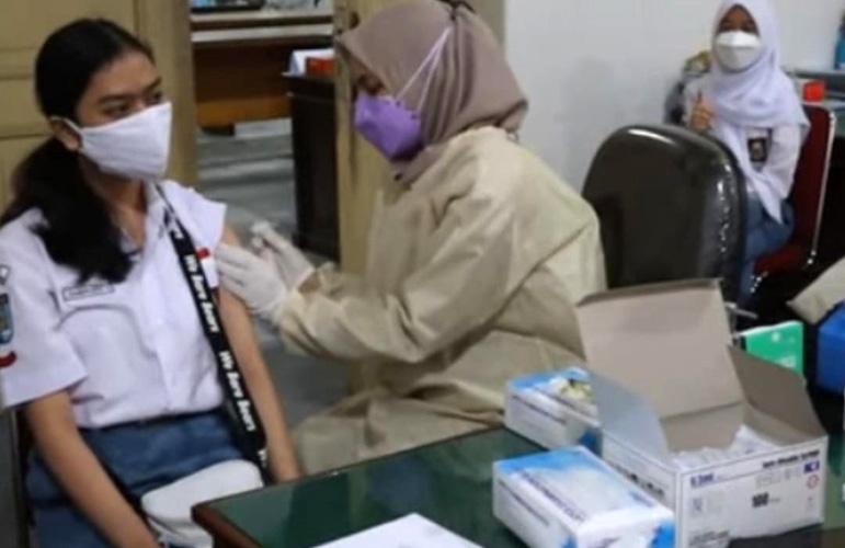 Pemprov Imbau Seluruh Siswa SMA, SMK dan SLB di Jateng Divaksin