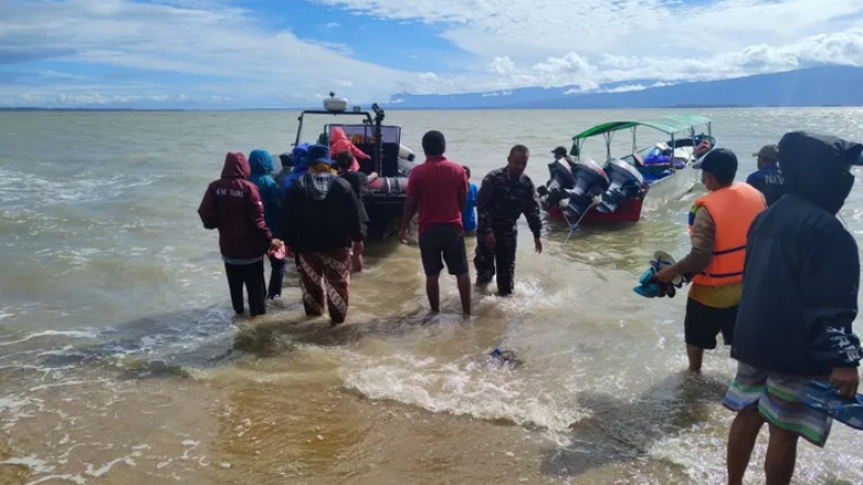 14 Orang Terdampar karena Long Boat Bocor di Kaimana