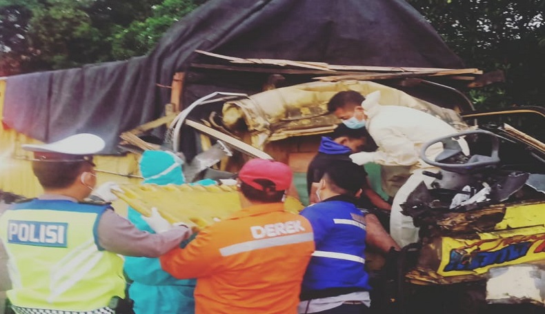 Truk Hantam Kendaraan Lain di Tol Cipularang Purwakarta, Sopir Tewas Tergencet
