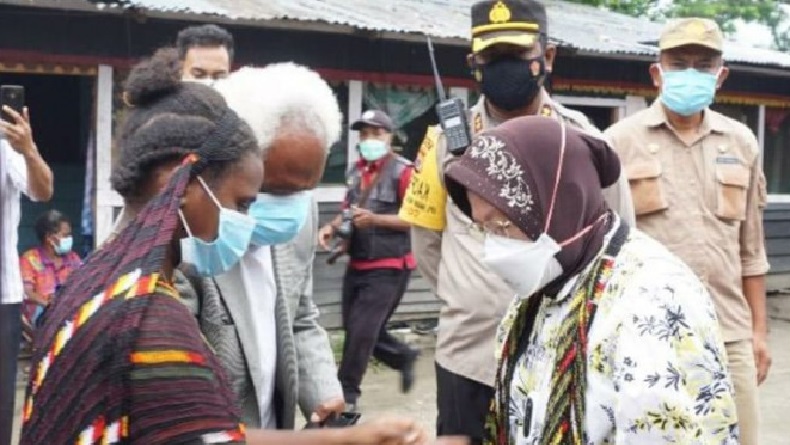 Ini Alasan Bupati Mathius Protes ke Mensos Risma Bantu Korban Bencana di Jayapura