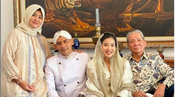 Olivia Zalianty Pamer Foto Bareng Suami, Eddies Adelia: Semoga Jadi Keluarga yang Sakinah 