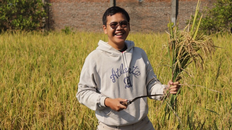 Muncul dari Keresahan, Alumnus UNS Sukses Bangun Bisnis Desa Organik
