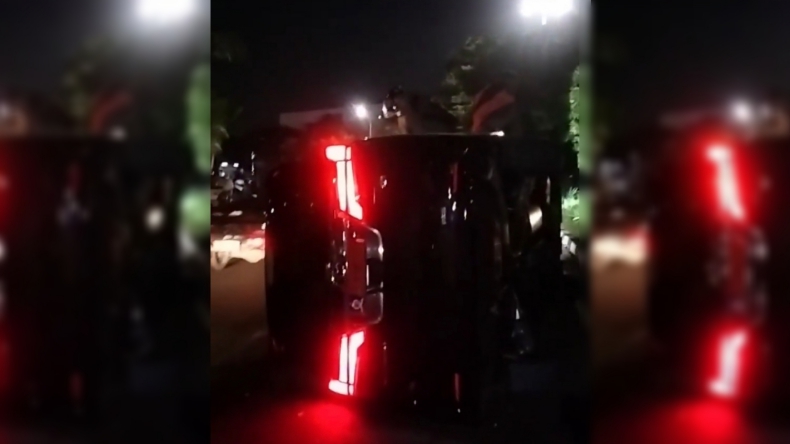 Toyota Alphard Terbalik di Penjaringan Jakut