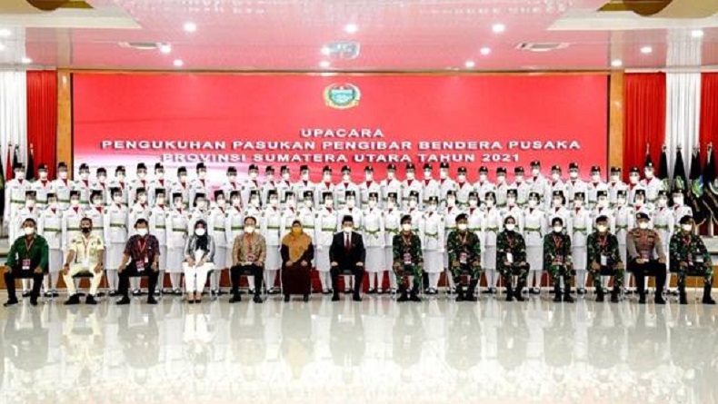 Edy Rahmayadi Lantik 66 Anggota Paskibraka Sumut