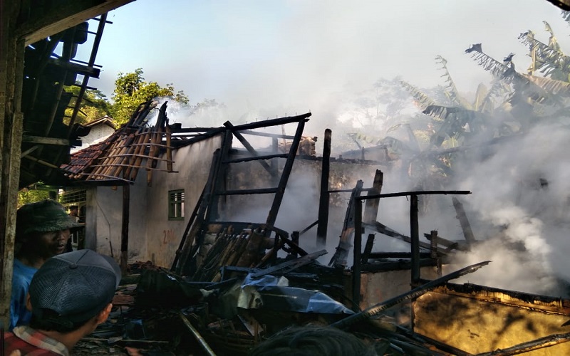 Lagi, Hawu Masih Menyala Ditinggal Pergi, 1 Rumah di Sukabumi Ludes Terbakar