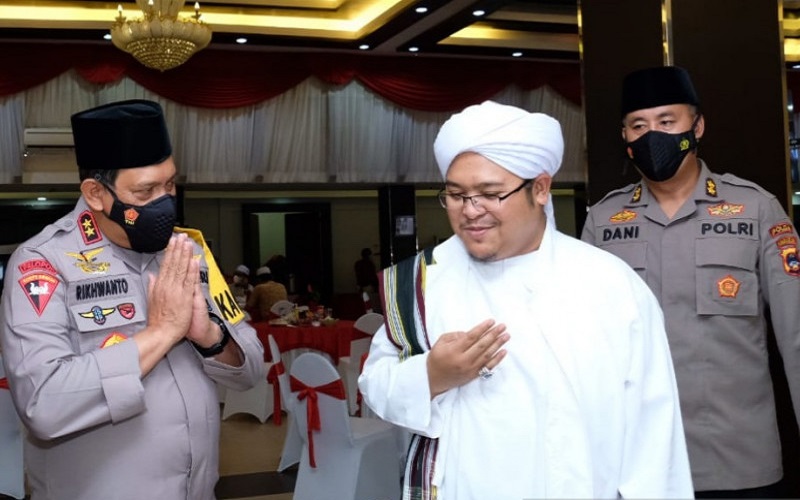 Kapolda Kalsel Sebut Petuah Ulama Efektif Ajak Warga Disiplin Prokes