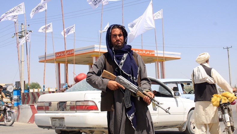 Taliban Kuasai 2 Kota Besar di Hari yang Sama, Makin Mendekati Kabul