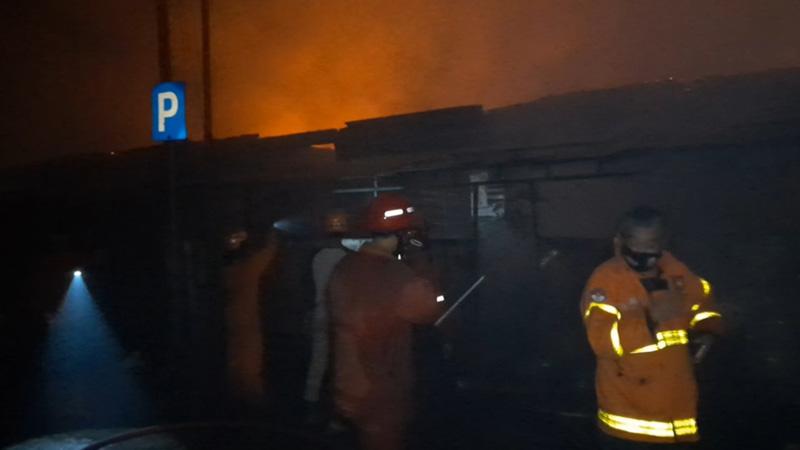  Kebakaran Pasar Ciawi Tasikmalaya, Petugas Pastikan Hanya Satu Blok yang Terbakar