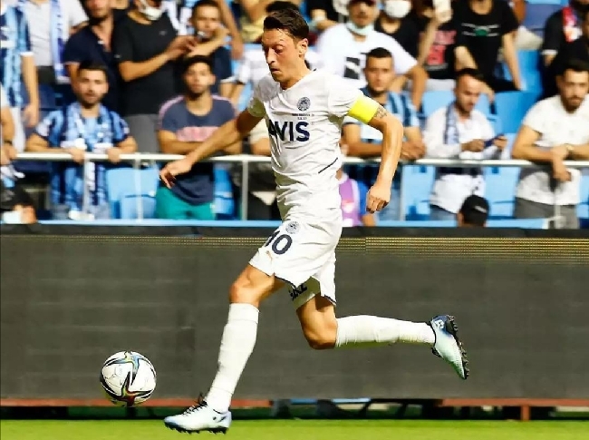 Viral Rumor Mesut Ozil Diincar RANS Cilegon FC, Netizen: Mau Kayak Michael Essien?