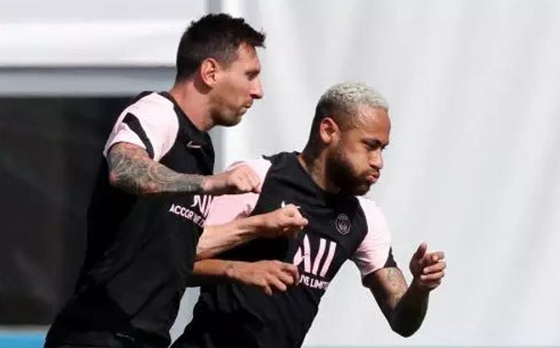 Tak Perkuat PSG, Lionel Messi dan Neymar Kedapatan Jalan-jalan di Barcelona