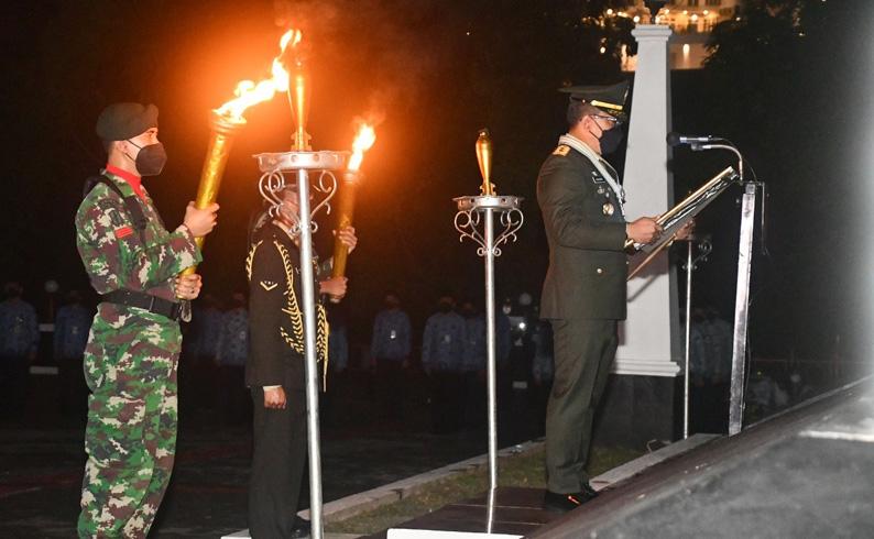 Pangdam IV/Diponegoro Pimpin Apel Kehormatan dan Renungan Suci di TMP Giri Tunggal 