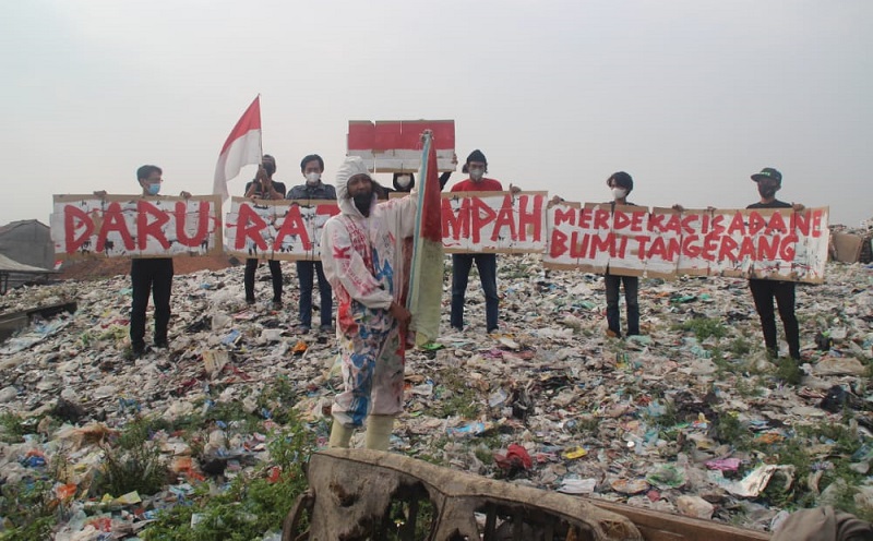 Protes Sungai Cisadane Tercemar, Aktivis Lingkungan Upacara HUT RI di Tumpukan Sampah Ilegal
