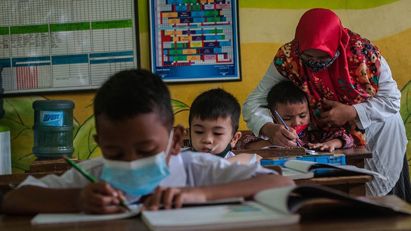 Mendagri Izinkan Jakarta Sekolah Tatap Muka Terbatas