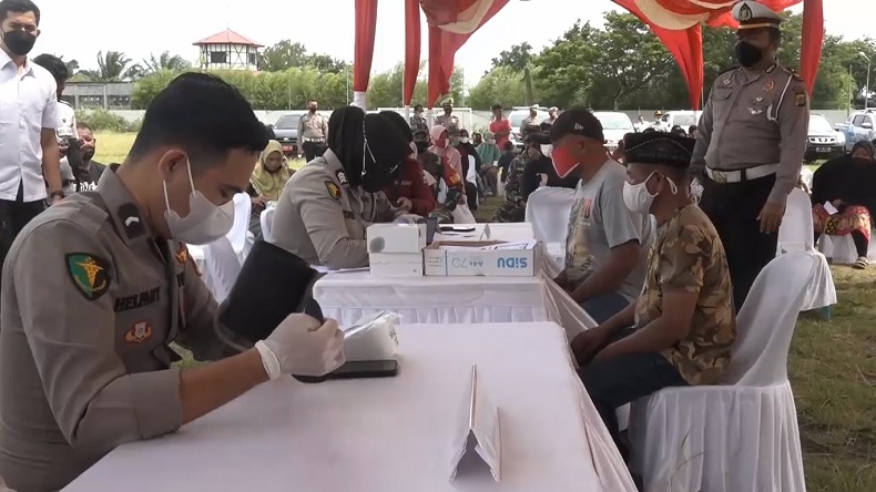 Ditlantas Vaksinasi Covid-19 Nelayan Banda Aceh