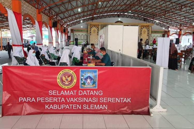 Tinjau Vaksinasi Pelajar secara Virtual, Presiden Jokowi Isyaratkan Pembelajaran Tatap Muka