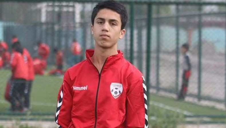 Pesepak Bola Timnas Junior Afghanistan Tewas Jatuh dari Pesawat Angkatan Udara