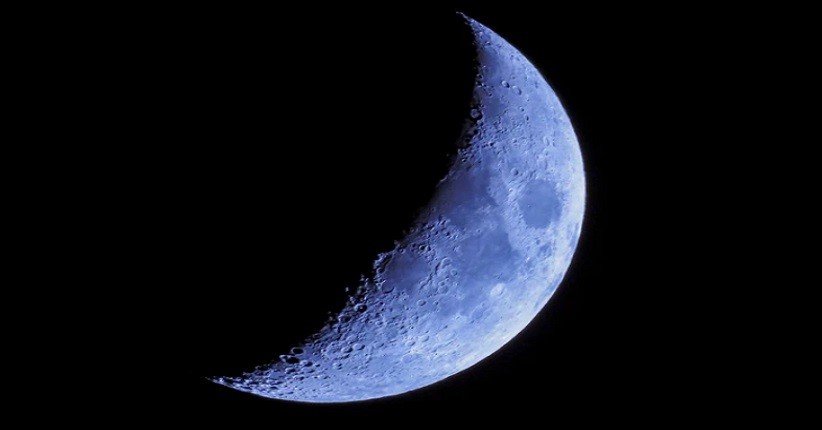 7 Mitos soal Blue Moon, Salah Satunya Bisa Sebabkan Kegilaan
